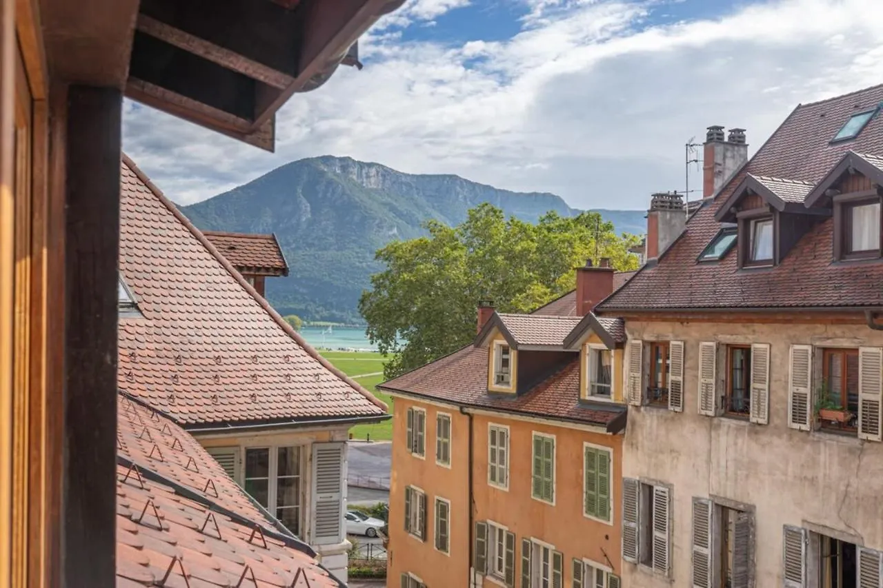 Appartement Authentique Furnished Flat à Annecy France